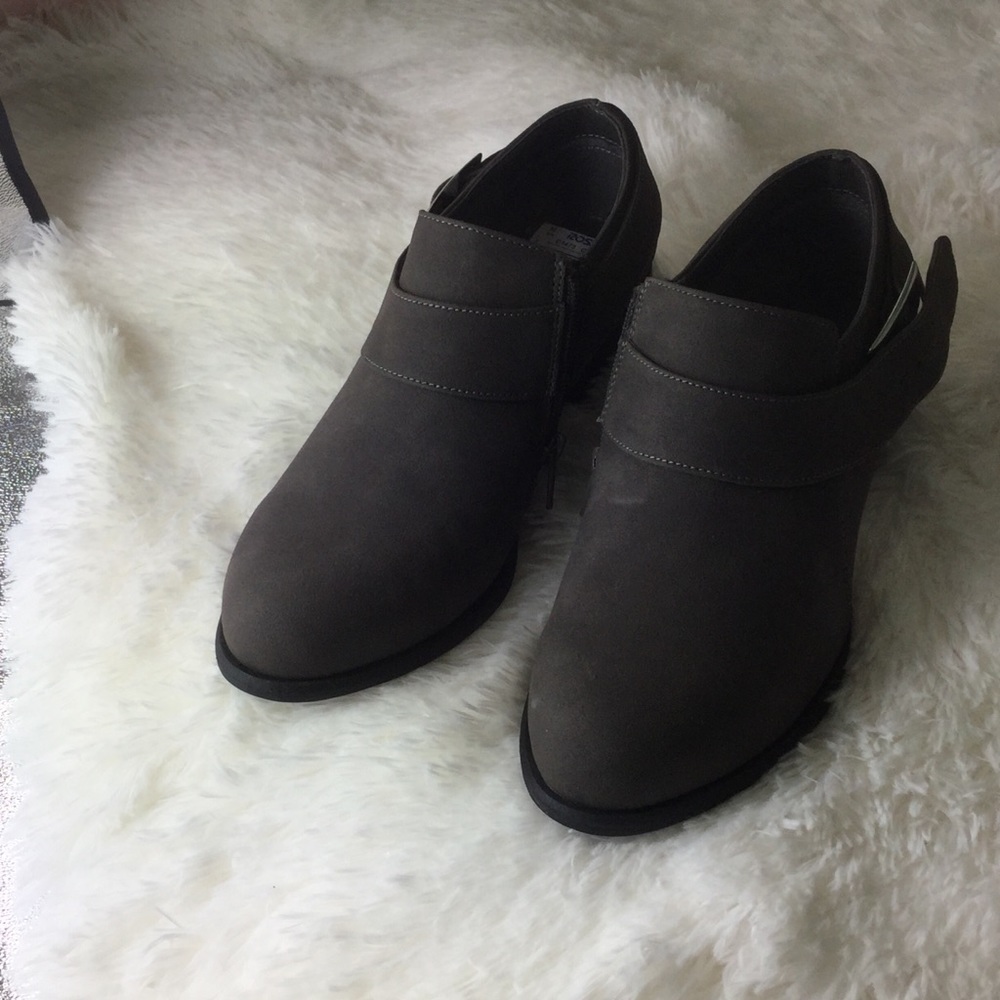 Jamin- Gray Ankle Boots